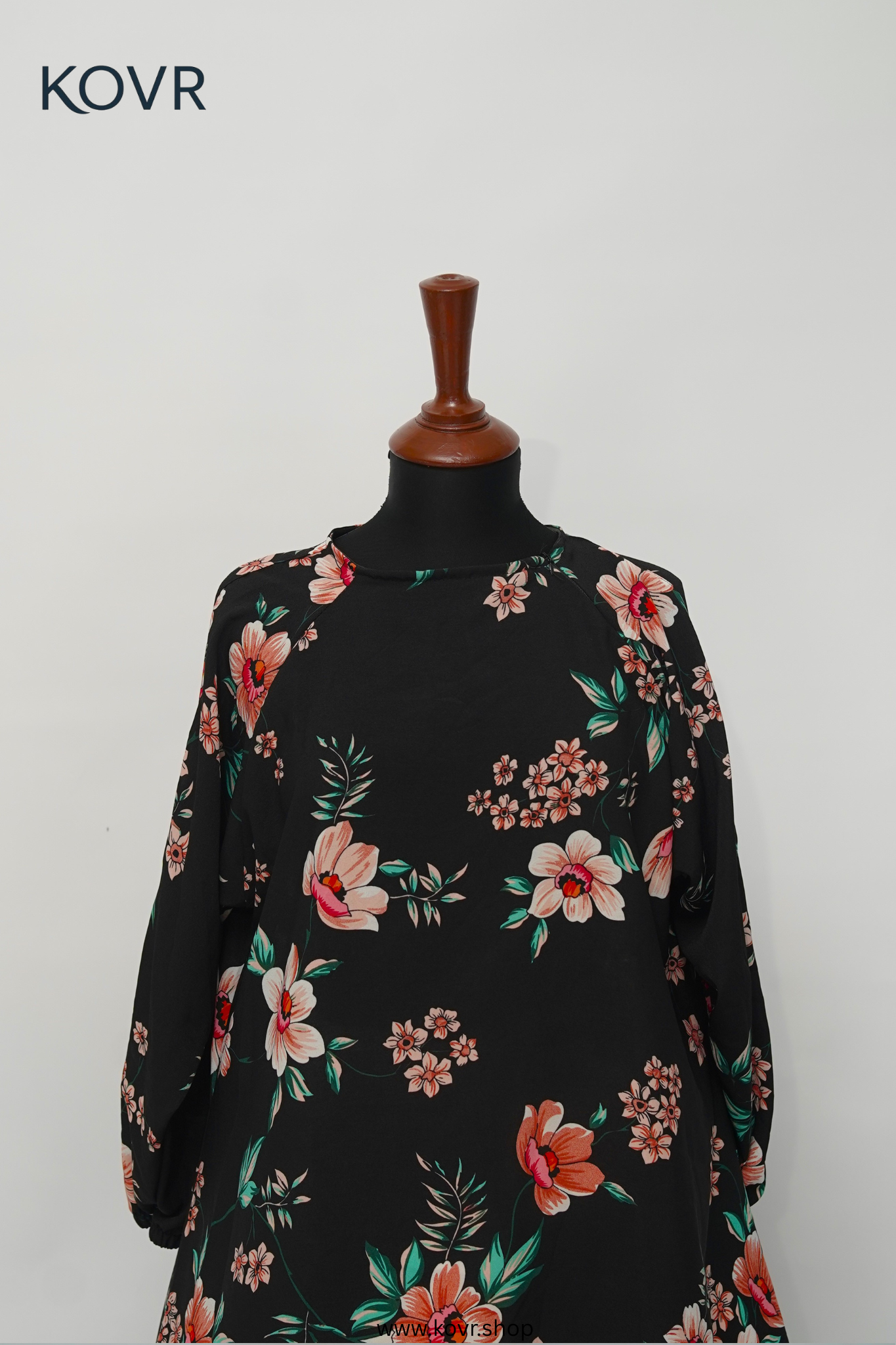 🌺 Amara Abaya – Midnight Blossom