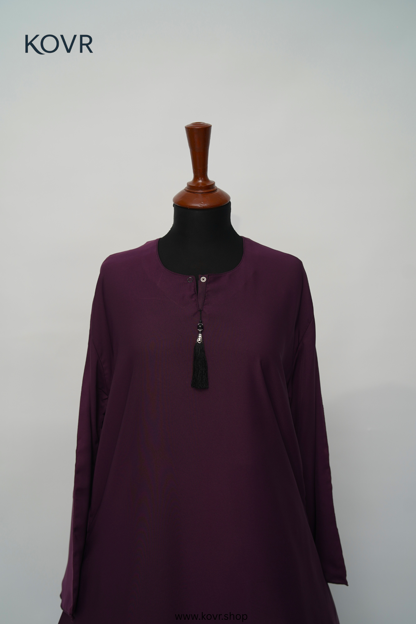 The Majestic Aura Abaya