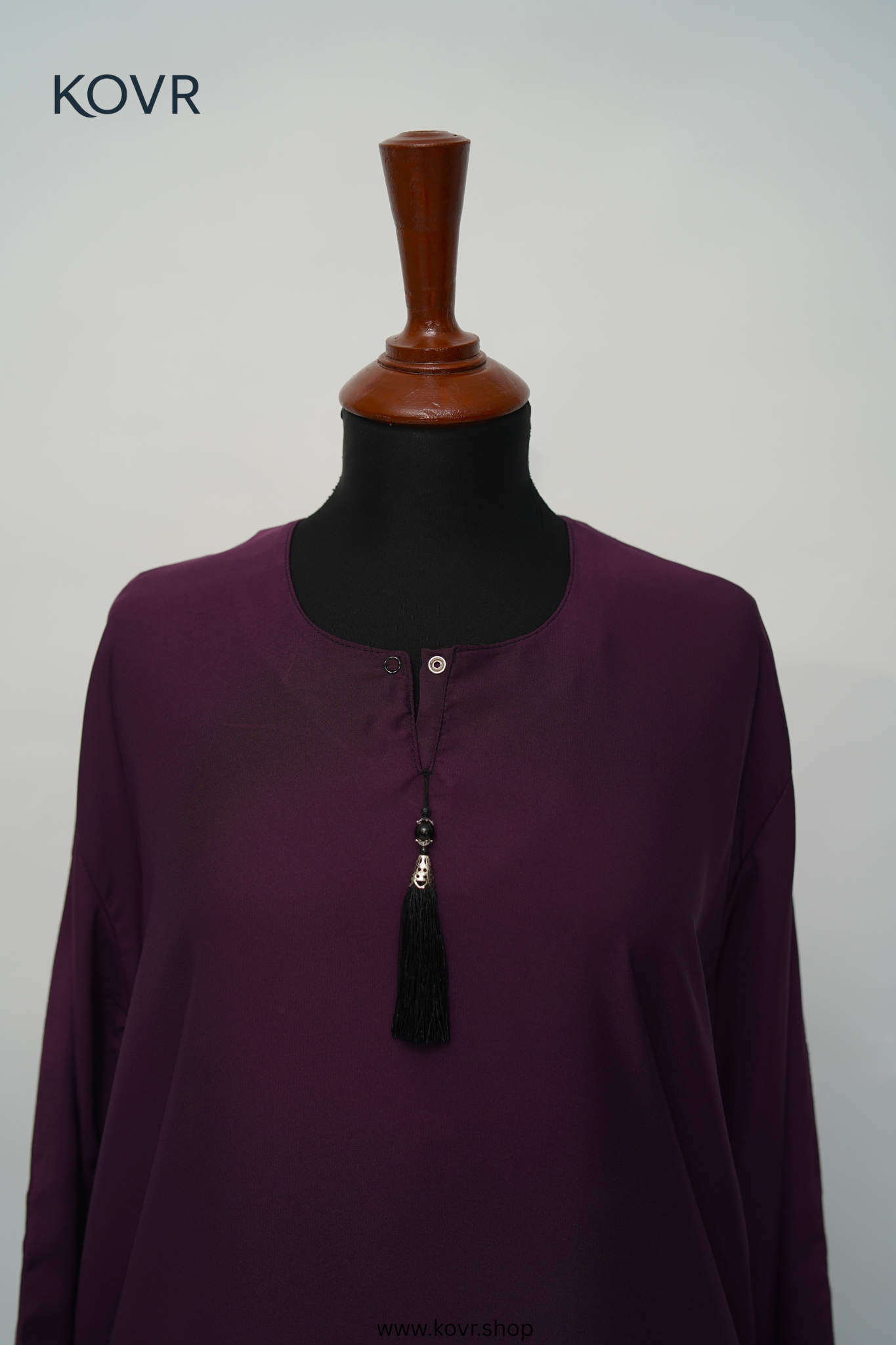 The Majestic Aura Abaya