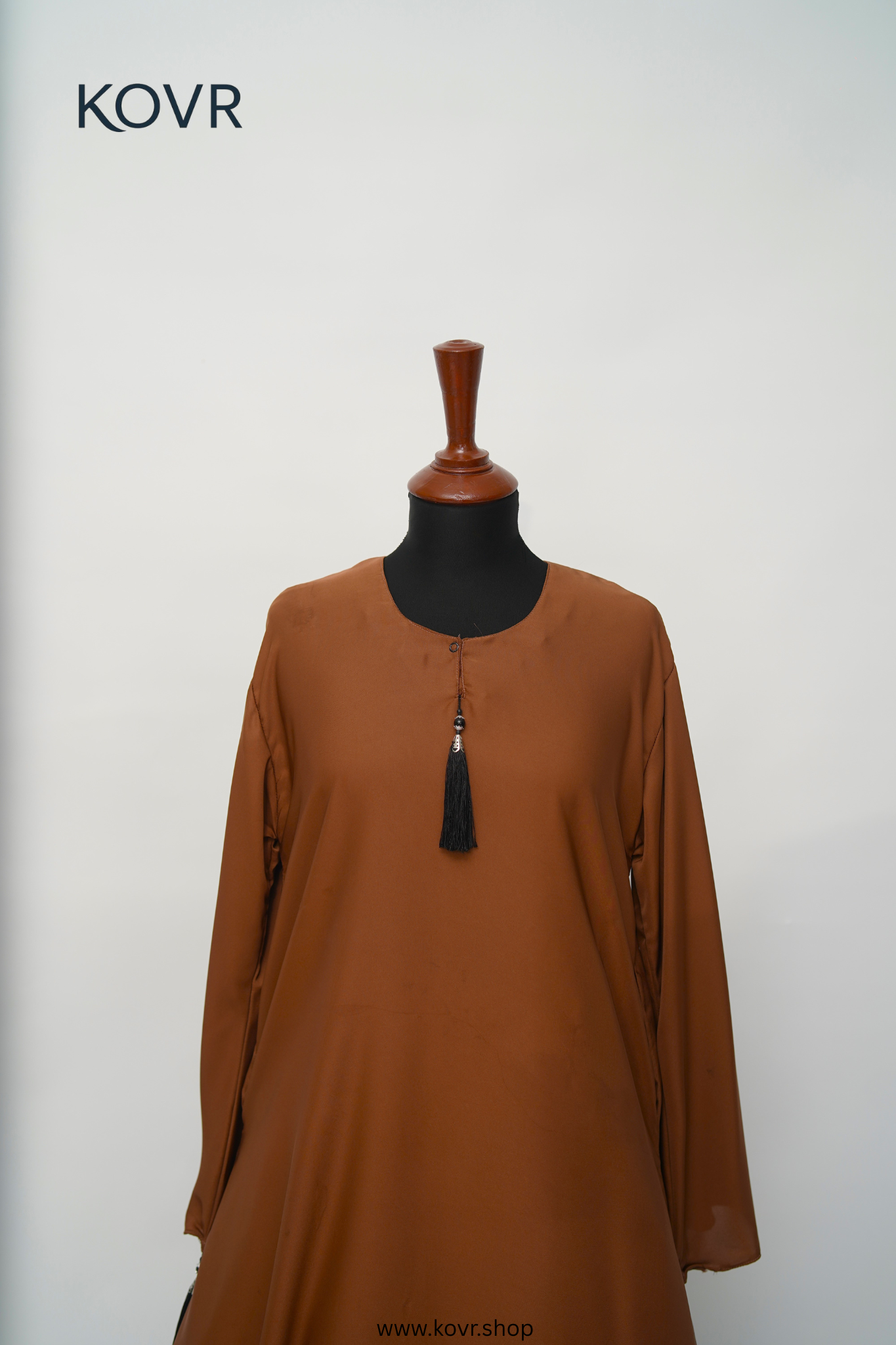 The Majestic Aura Abaya